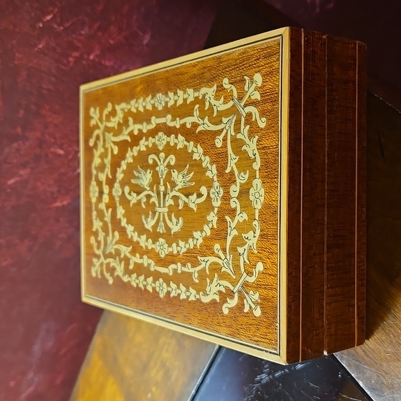 Vintage 1940s Trinket Box - Picture 4 of 9